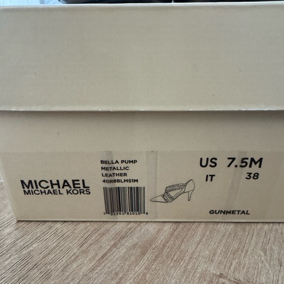 Michael Michael Kors Bella Metallic Pump Heels - Picture 5 of 5